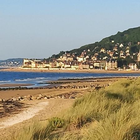 O Douceurs Sucrees Cabourg Bed & Breakfast Bagian luar foto