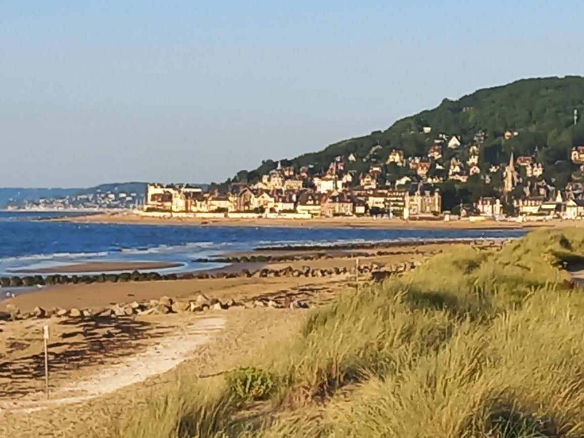 O Douceurs Sucrees Cabourg Bed & Breakfast Bagian luar foto